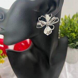 Silver Plated Alloy Flower Stud Earring Korean Style Women Fashion
